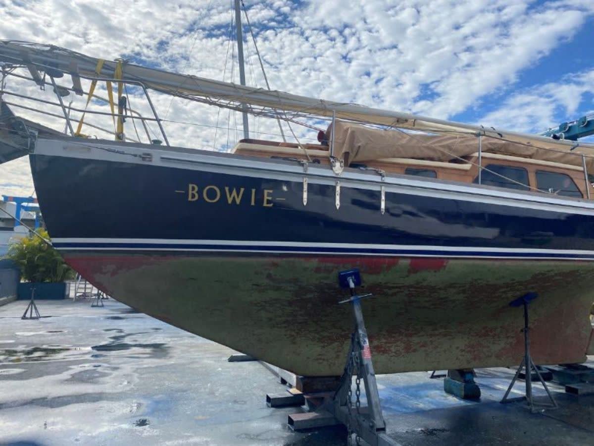 Boat lettering featured on the Marine ID website
